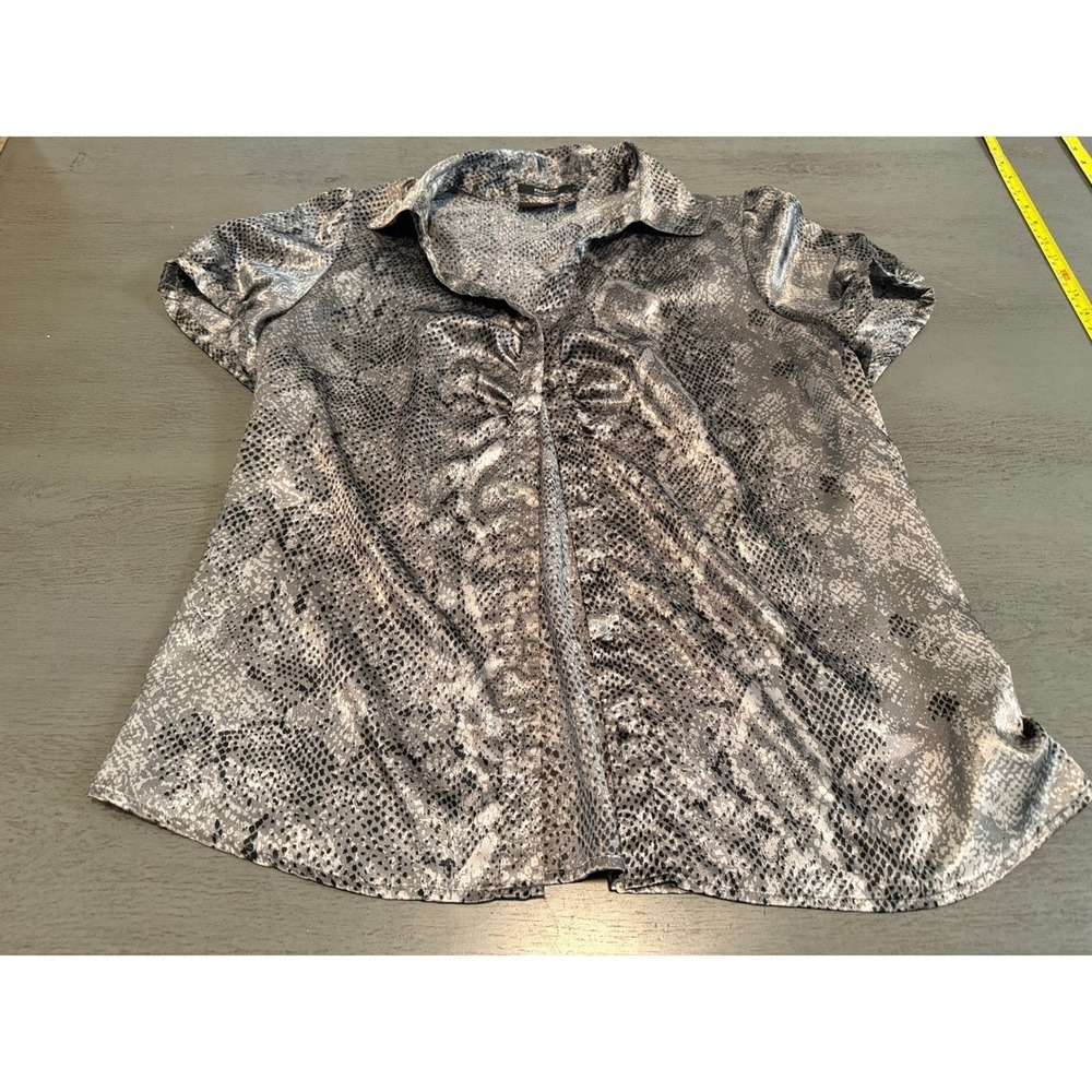 Apt. 9 Women 1X Silver Black Snakeskin Print Short Sleeve Essential Shirt Blouse